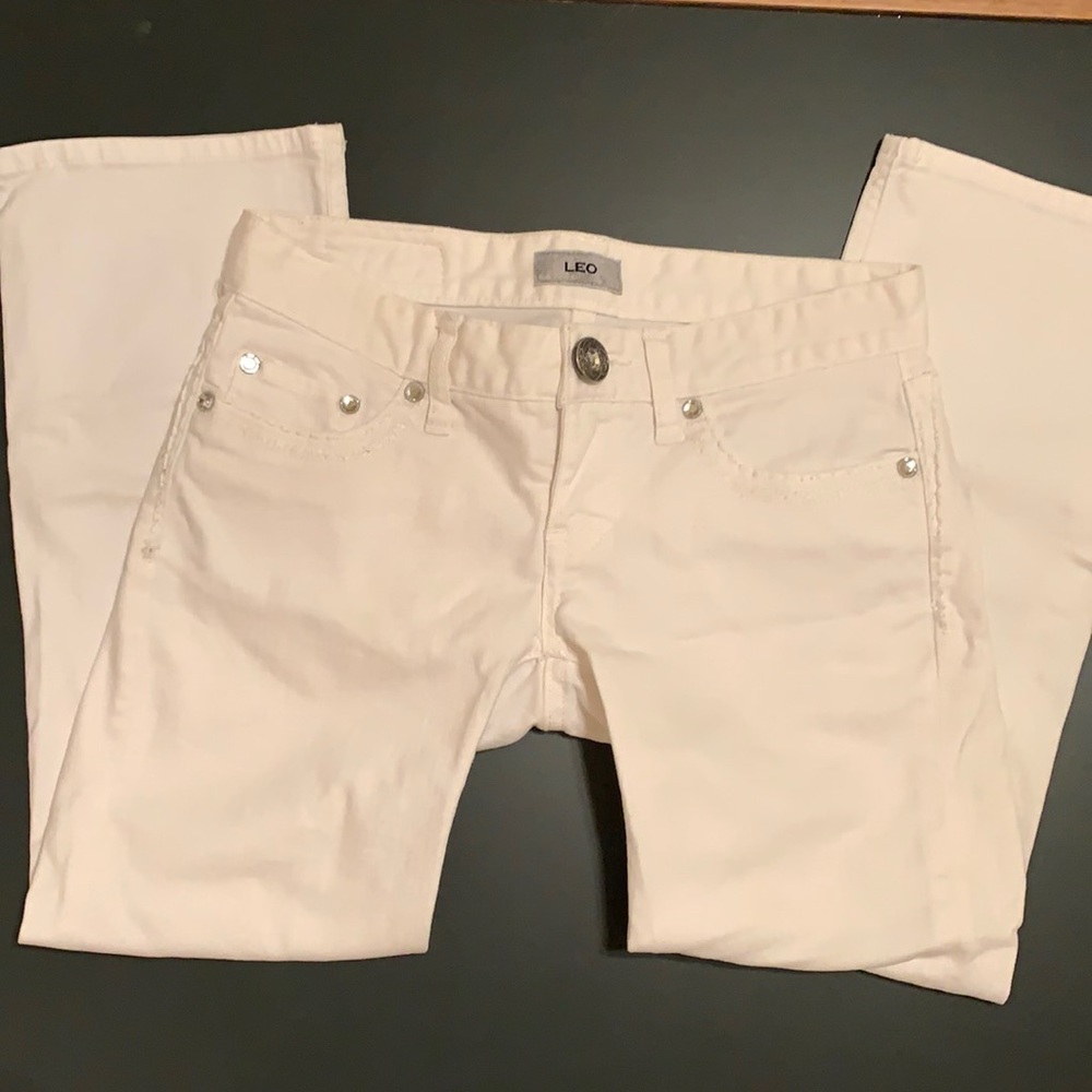 Daytrip Women’s White Capris “”Leo” size 25